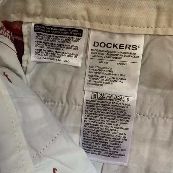 Dockers Shorts - Picture 2 of 4